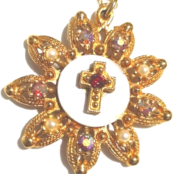 ANSON GOLD-TONE IRIDESCENT CRYSTAL & PEARL CROSS PENDANT 18" NECKLACE - Picture 5 of 9